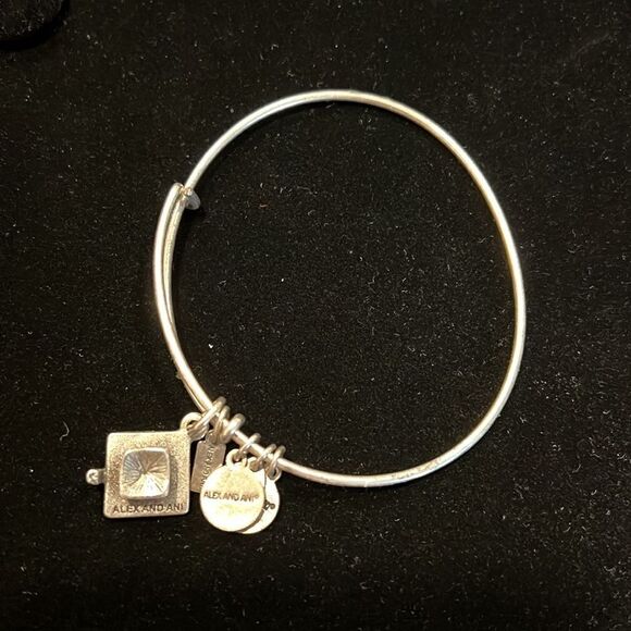 Alex and Ani 2018 Graduate Bracelet - Picture 2 of 3